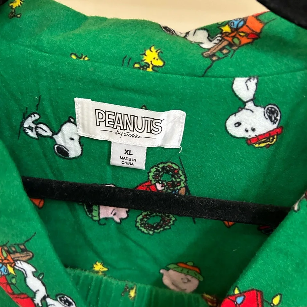Peanuts/Snoopy Pajamas - Picture 5 of 9